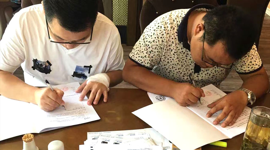 喜訊，湖南婁底毛總成功加盟藍(lán)炬星集成灶！